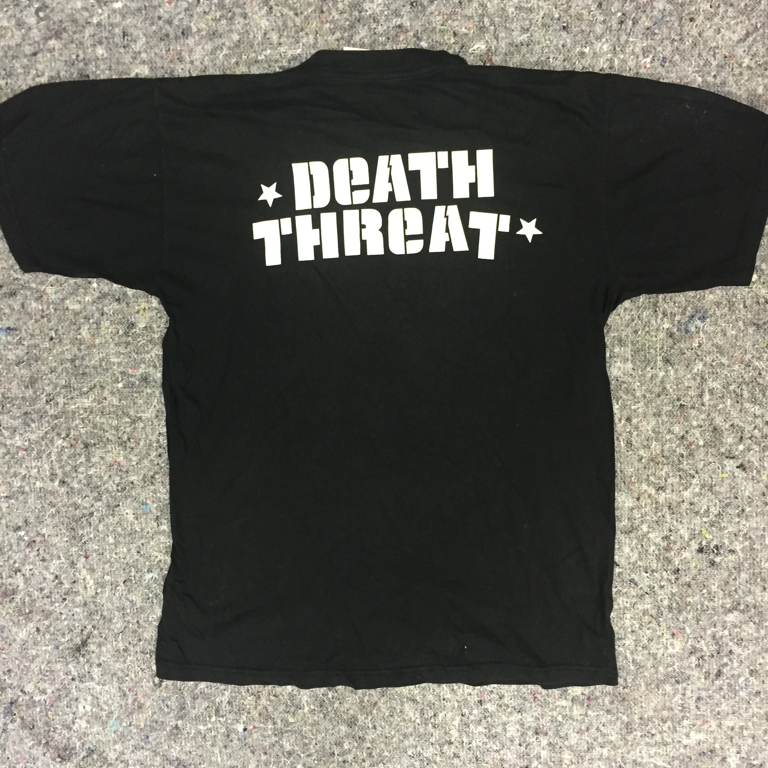» Death Threat Mensch mit Hoodie